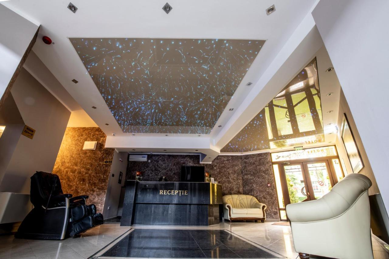 Hotel Novotheos Oradea Ngoại thất bức ảnh