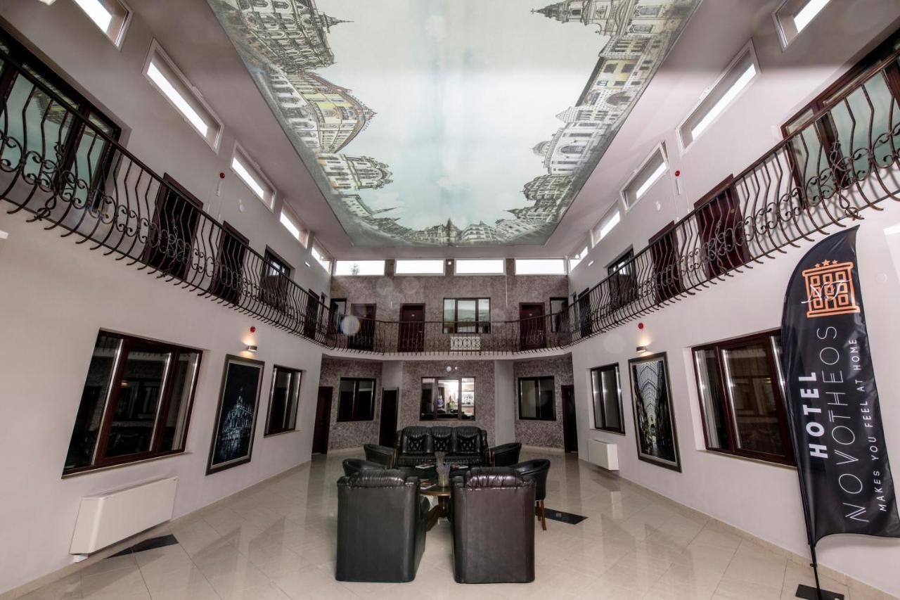 Hotel Novotheos Oradea Ngoại thất bức ảnh