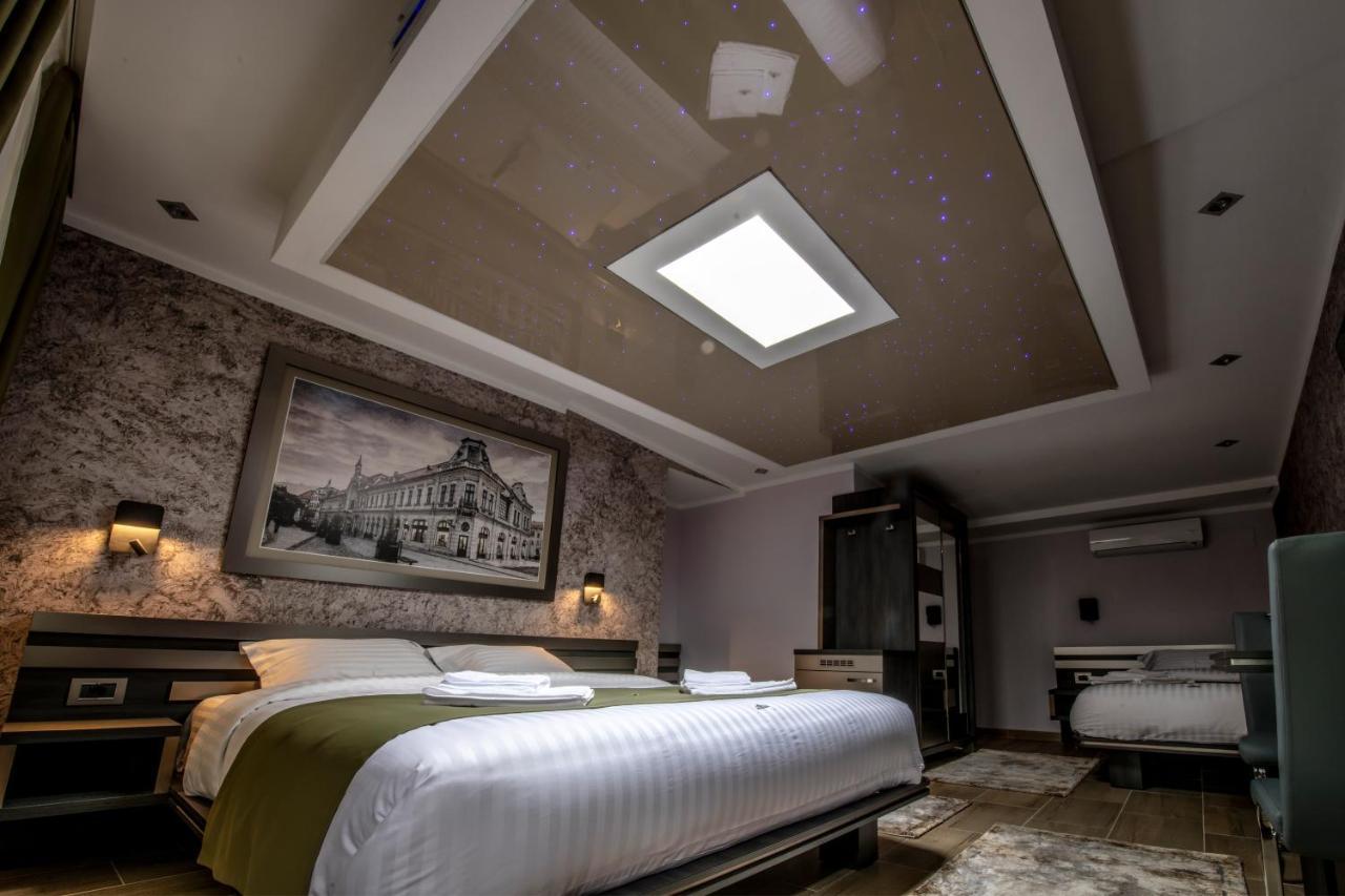 Hotel Novotheos Oradea Ngoại thất bức ảnh
