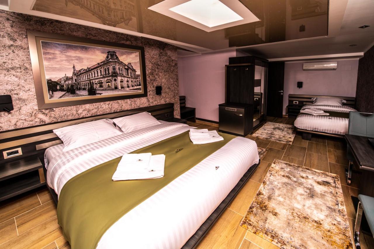 Hotel Novotheos Oradea Ngoại thất bức ảnh