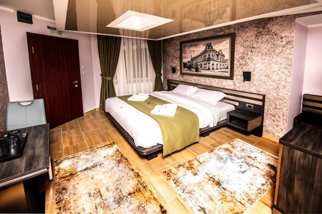 Hotel Novotheos Oradea Ngoại thất bức ảnh