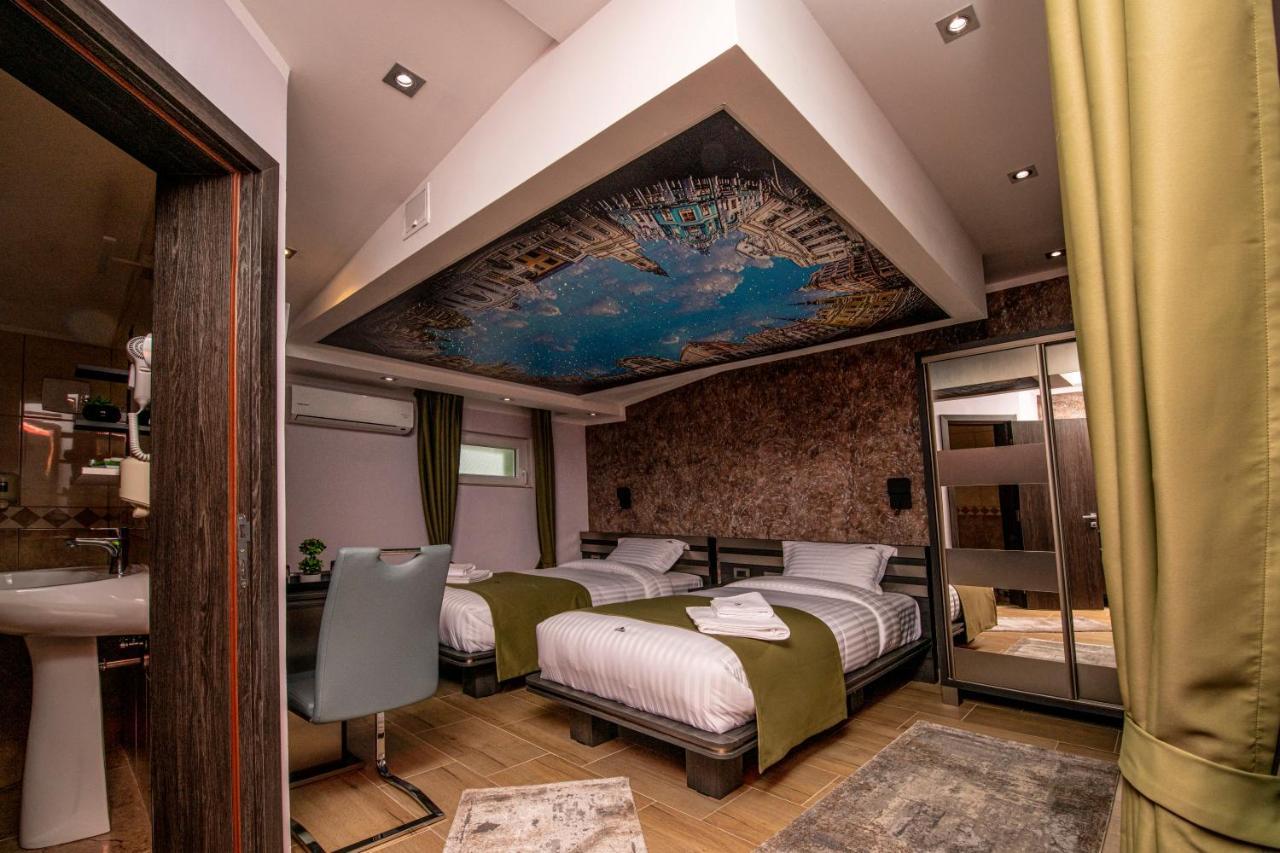 Hotel Novotheos Oradea Ngoại thất bức ảnh