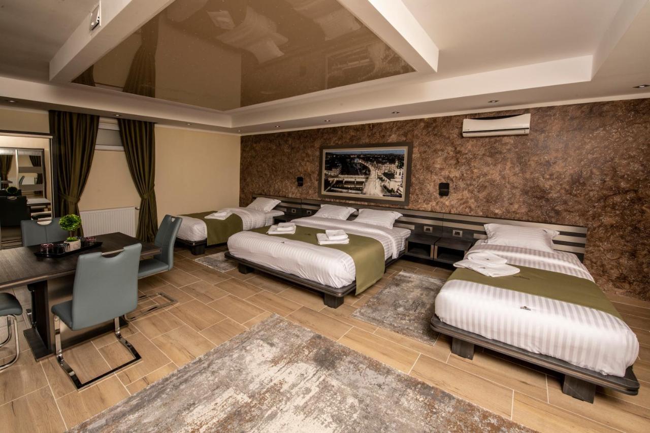 Hotel Novotheos Oradea Ngoại thất bức ảnh