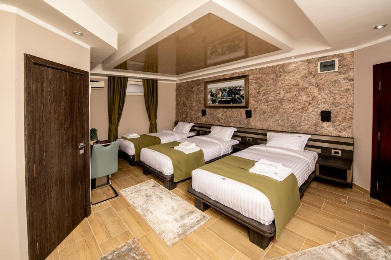 Hotel Novotheos Oradea Ngoại thất bức ảnh