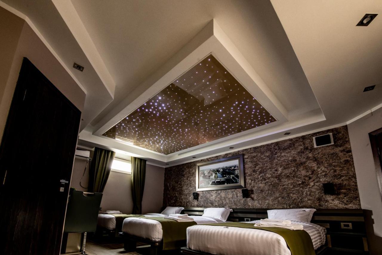 Hotel Novotheos Oradea Ngoại thất bức ảnh