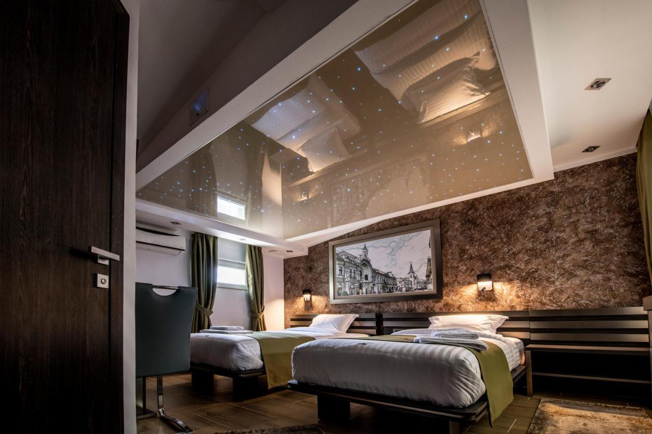 Hotel Novotheos Oradea Ngoại thất bức ảnh