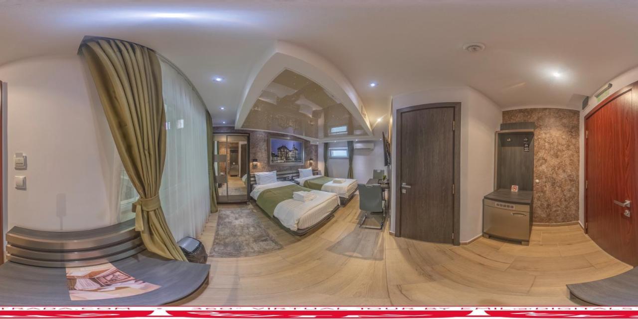 Hotel Novotheos Oradea Ngoại thất bức ảnh