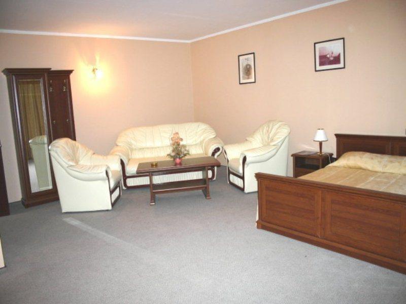 Hotel Novotheos Oradea Ngoại thất bức ảnh